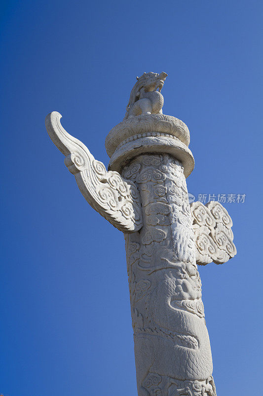 天安门广场的大理石柱
