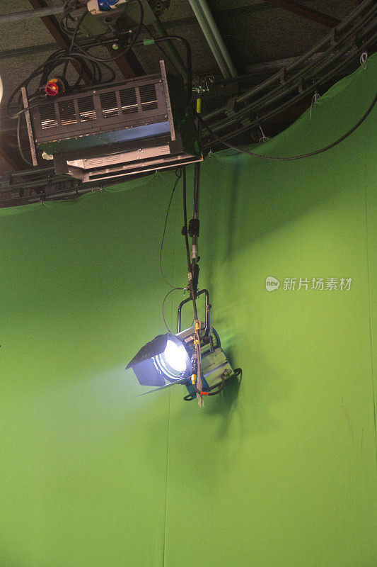 绿屏电视演播室和灯光