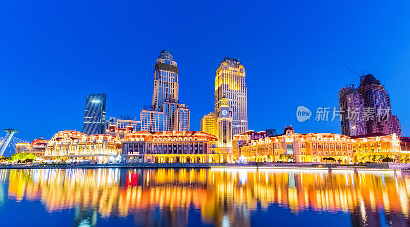 天津津湾广场夜景