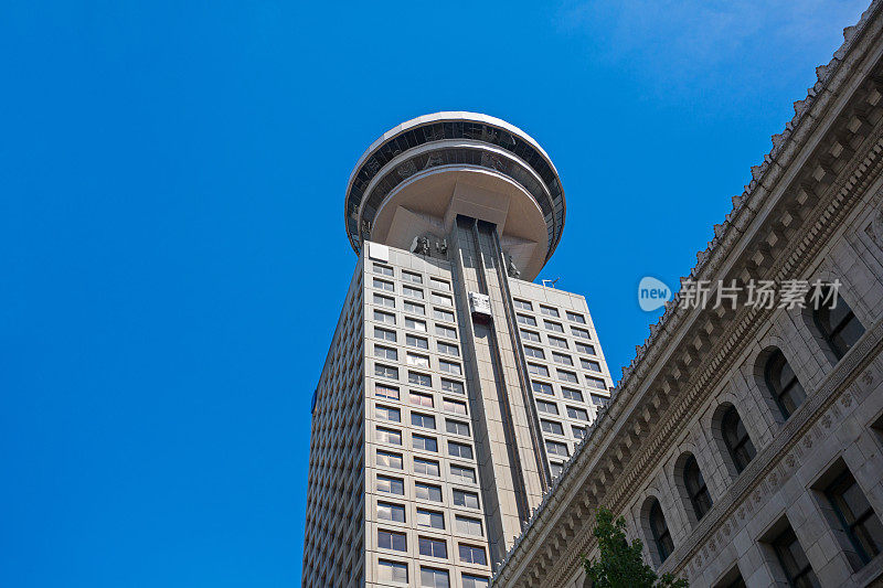 城市景观:独特的市中心办公大楼