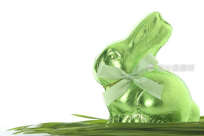 绿巧克力复活节兔子和小麦