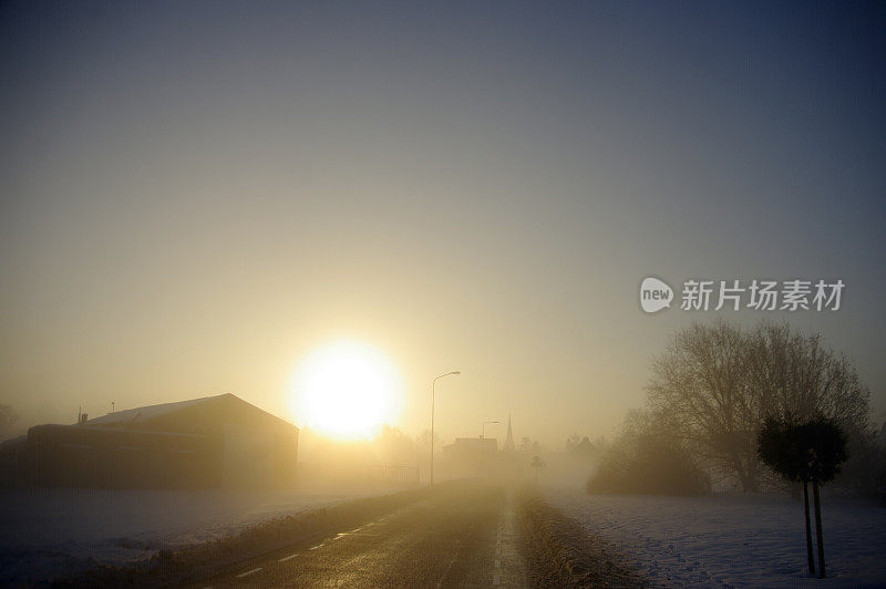 冬天早晨的日出