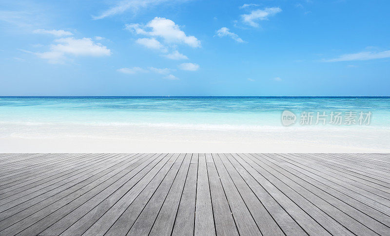 木制阳台，热带海景