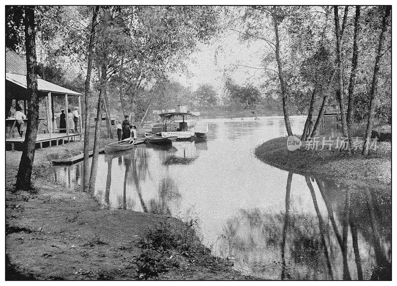 美国古董黑白照片:得梅因河