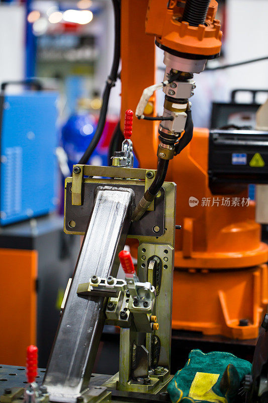 工业机器人手臂焊接结构梁