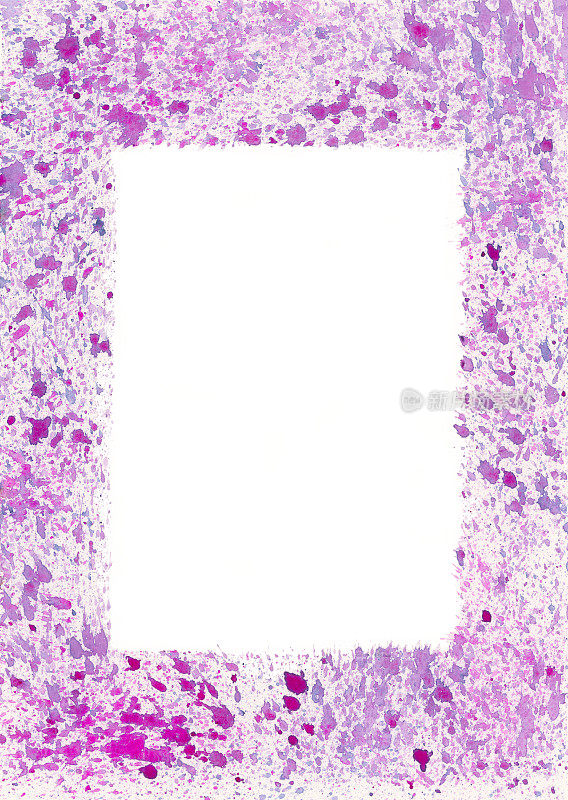 粉红色紫色暗墨水彩墨迹在白色背景边框上