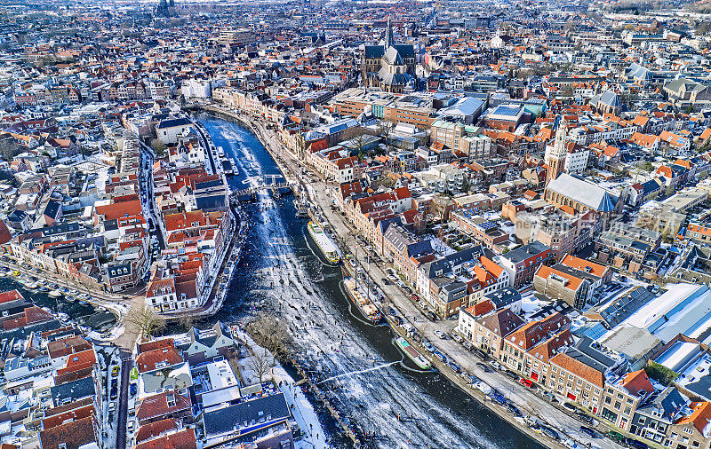 荷兰，哈勒姆(Haarlem)——2020-03-2021:从高处俯瞰哈勒姆市