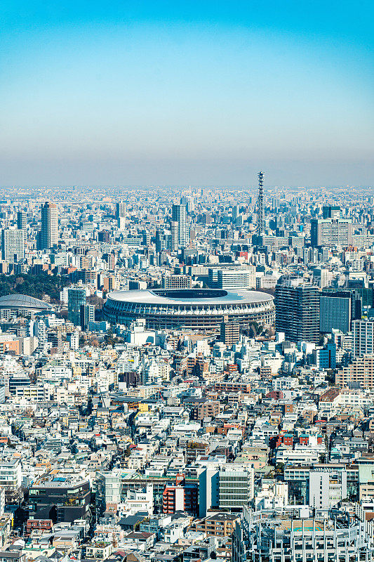 现代城市天际线鸟瞰从新宿和涩谷地区，东京