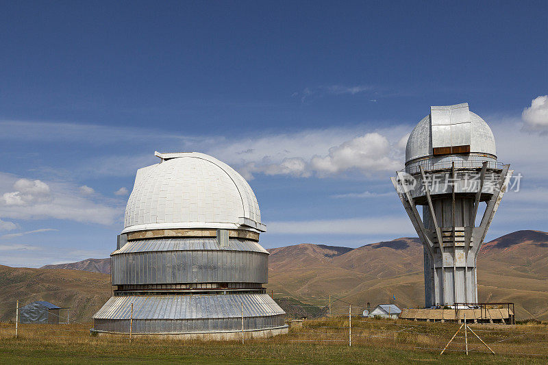 哈萨克斯坦废弃的望远镜和天文台。