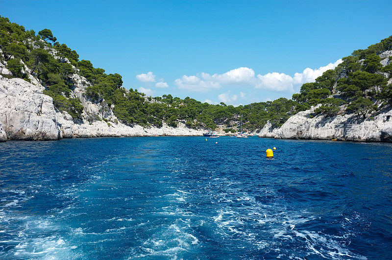 靠近卡西斯的地中海小溪(Calanques)