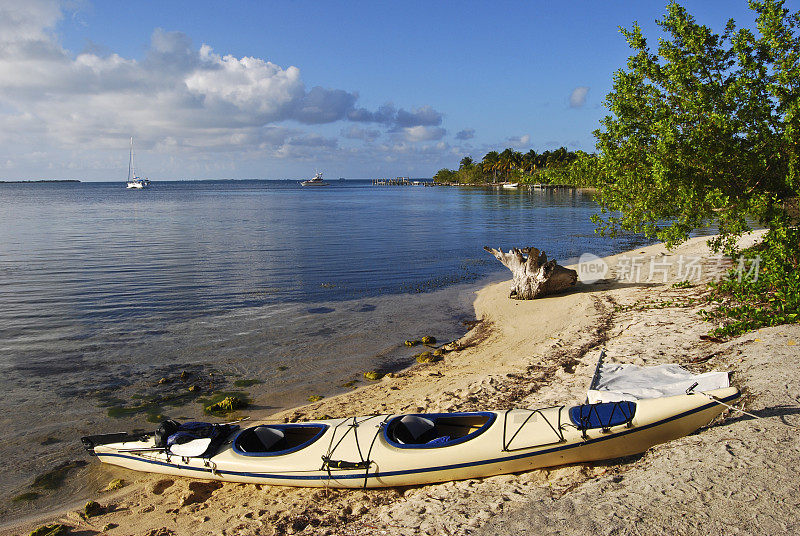 Kayak岛海岸