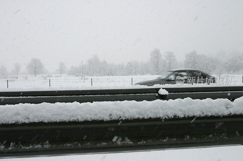 雪中飞车