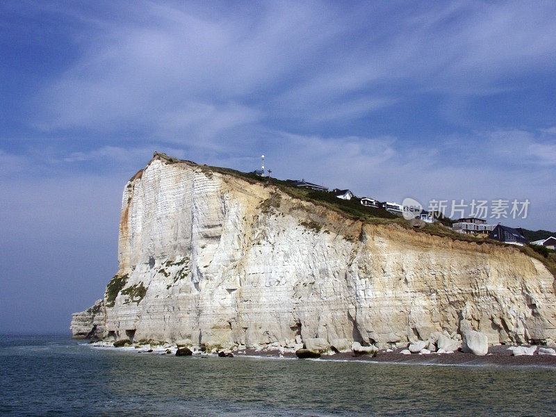 海景与顶天建筑