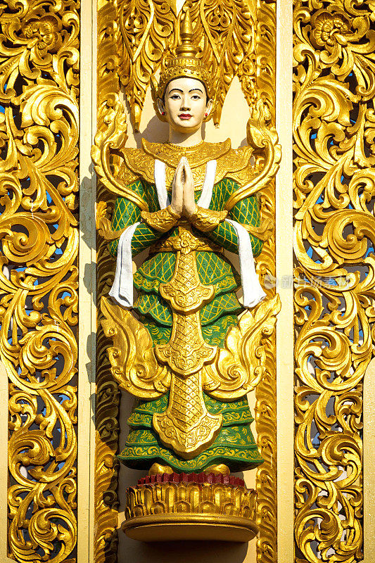 缅甸大金塔雕像