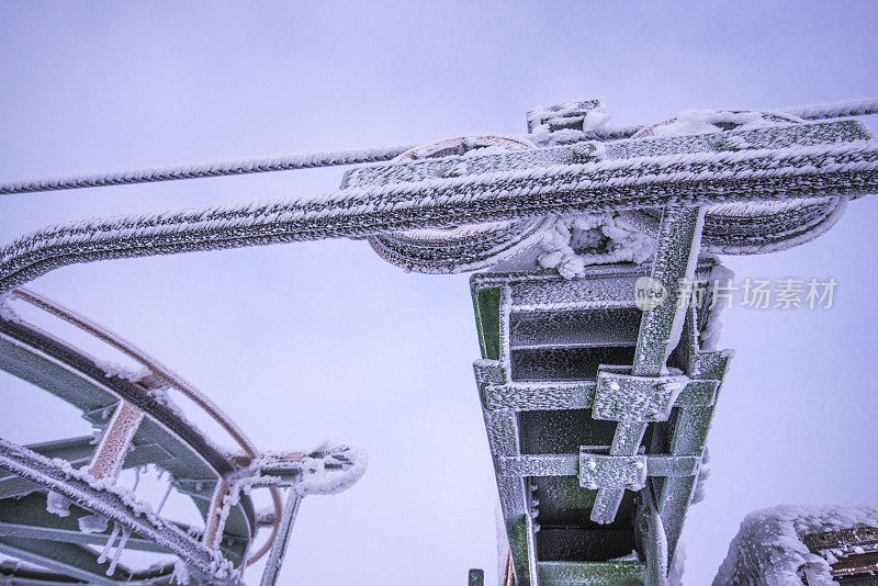 滑雪升降机机械的特写