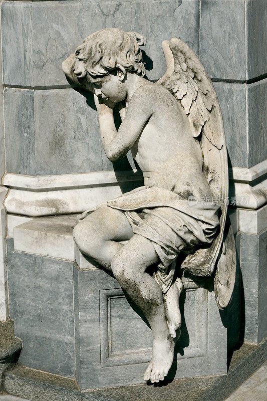 阿根廷，布宜诺斯艾利斯，有翅膀的沉睡男孩天使