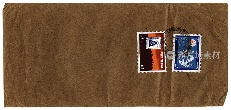装有尼泊尔邮票的棕色信封