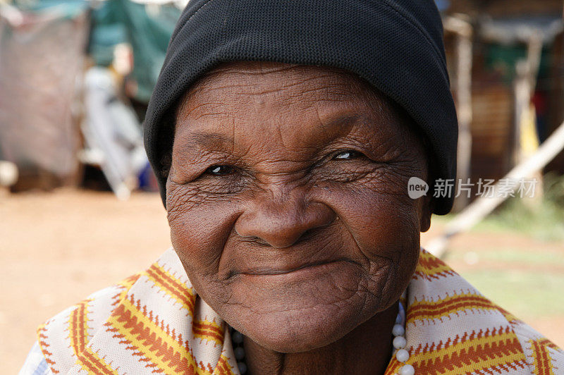 年长的南非妇女肖像