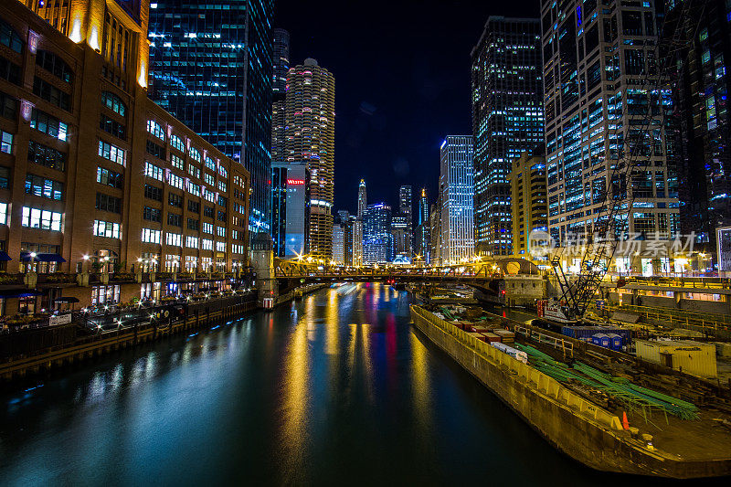 芝加哥河之夜