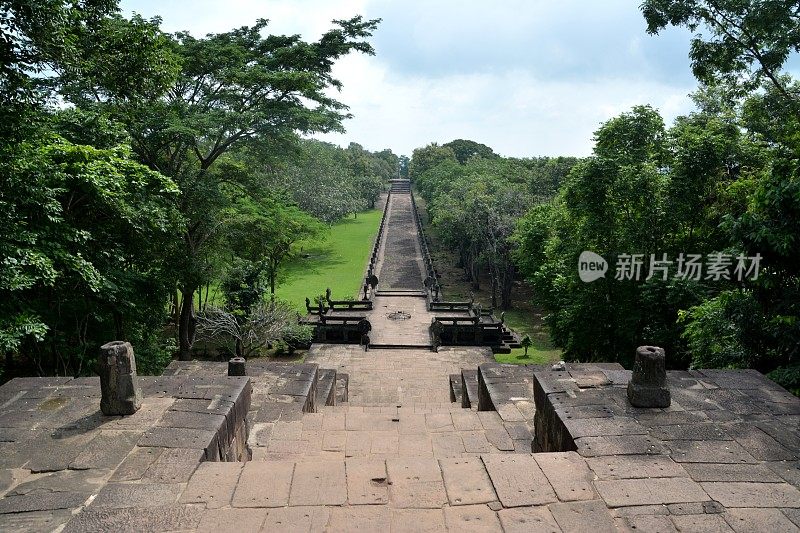 泰国伊桑布里兰省法隆寺的楼梯