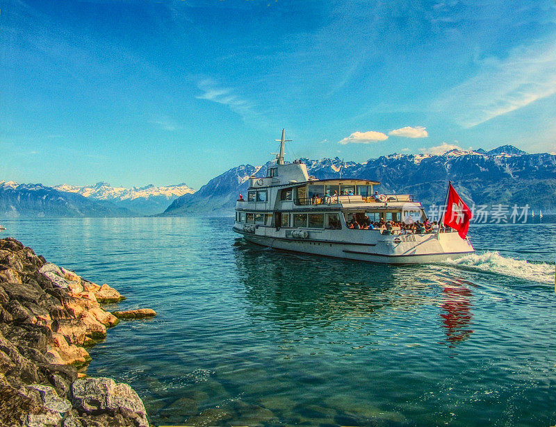 在瑞士日内瓦湖(莱曼)上巡航