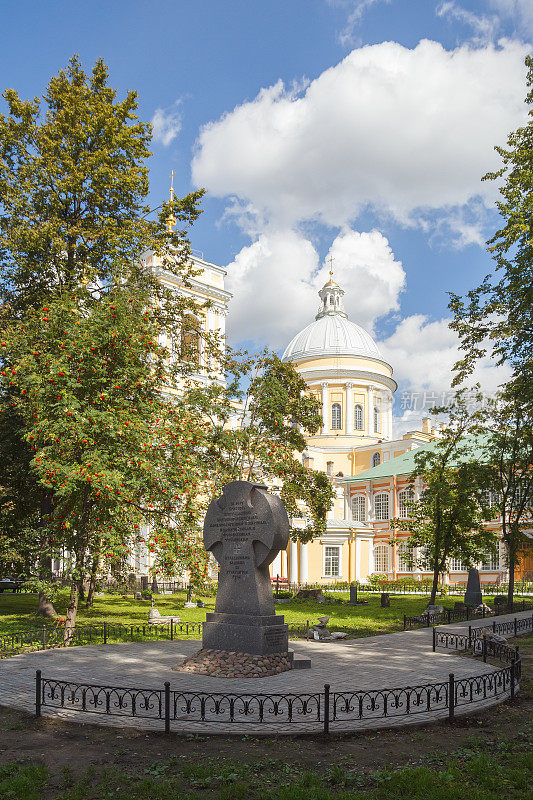 “受难的基督纪念碑”和圣三一大教堂亚历山大涅夫斯基拉夫拉在圣彼得堡