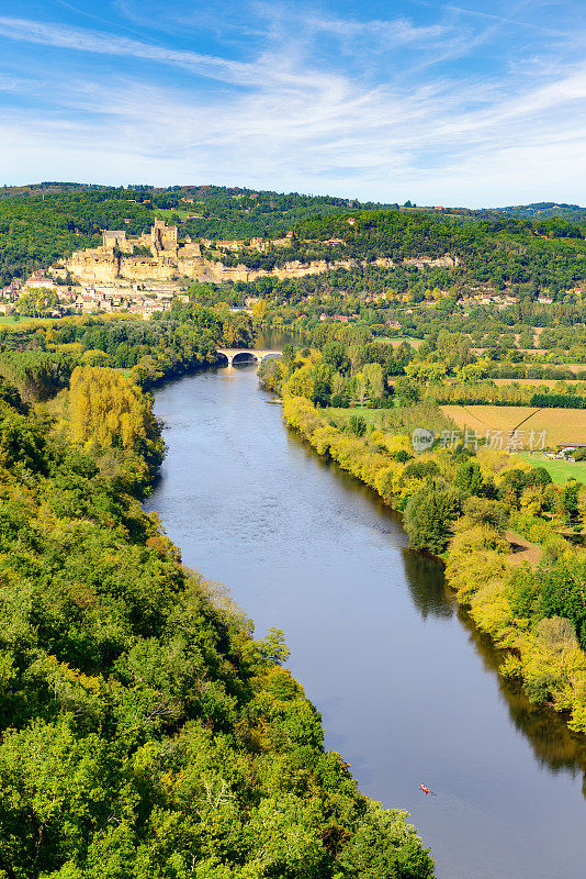 来自Castelnaud村的多尔多涅山谷