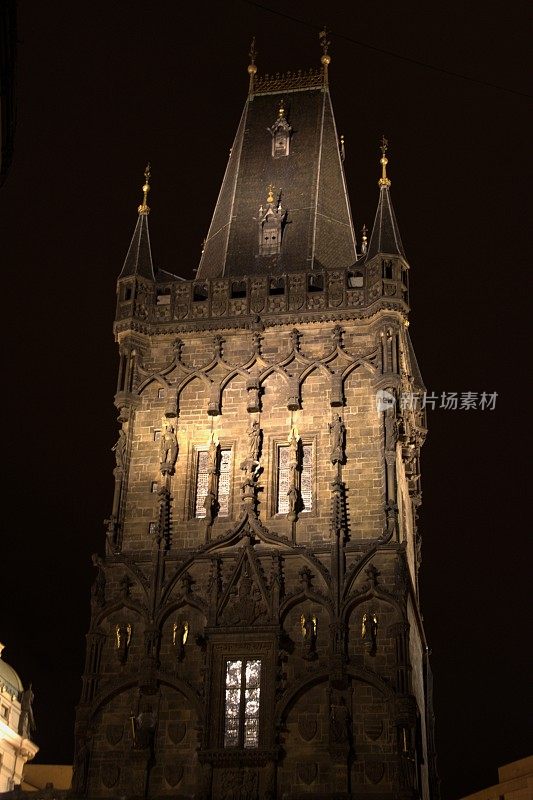 布拉格，捷克共和国，夜晚的火药塔