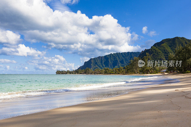 夏威夷瓦胡岛的孤独海滩