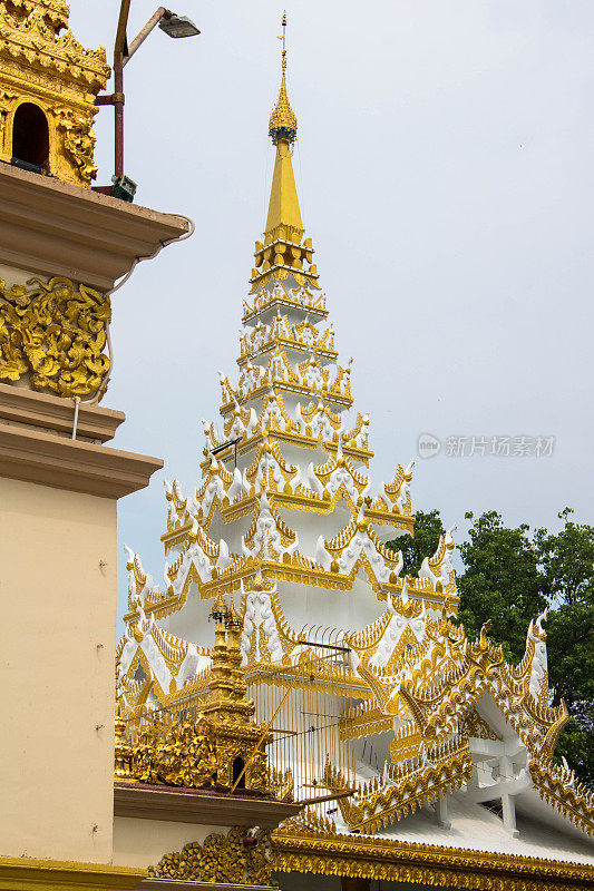 缅甸:曼德勒的马哈穆尼佛寺