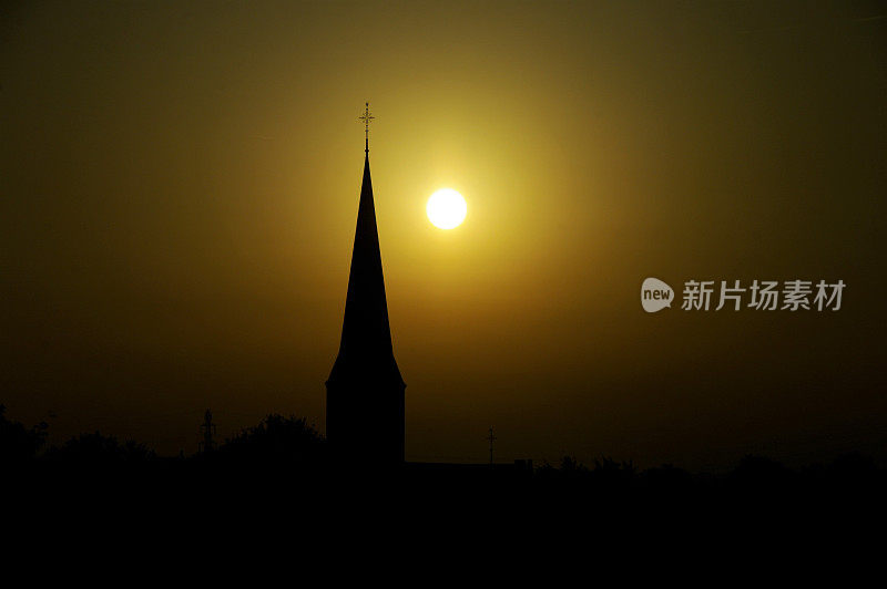 农村日出场景