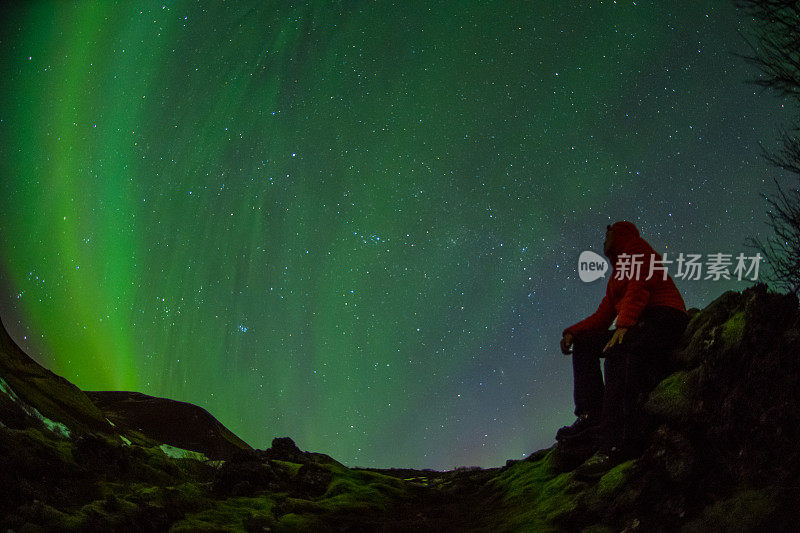 冰岛，绚丽的北极光