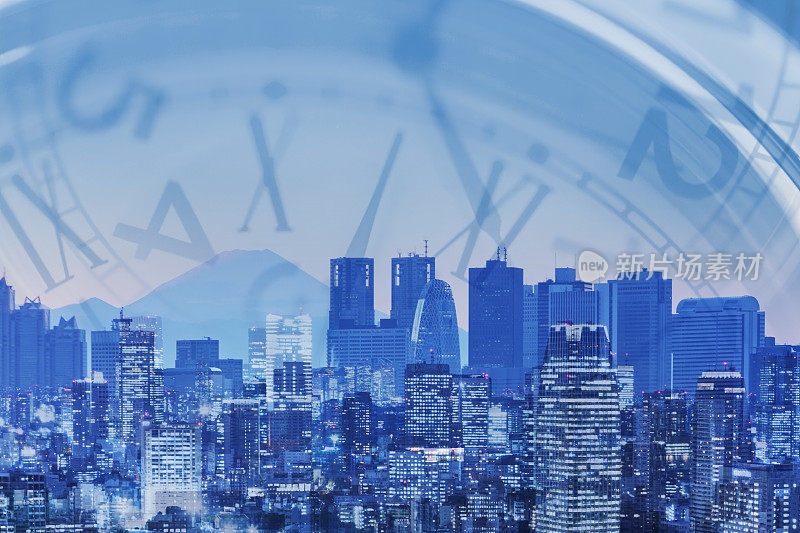 东京天际线和黄昏时钟的数字合成图像