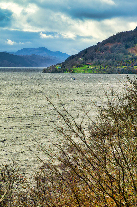 尼斯湖位于苏格兰高地德拉纳德罗基特附近
