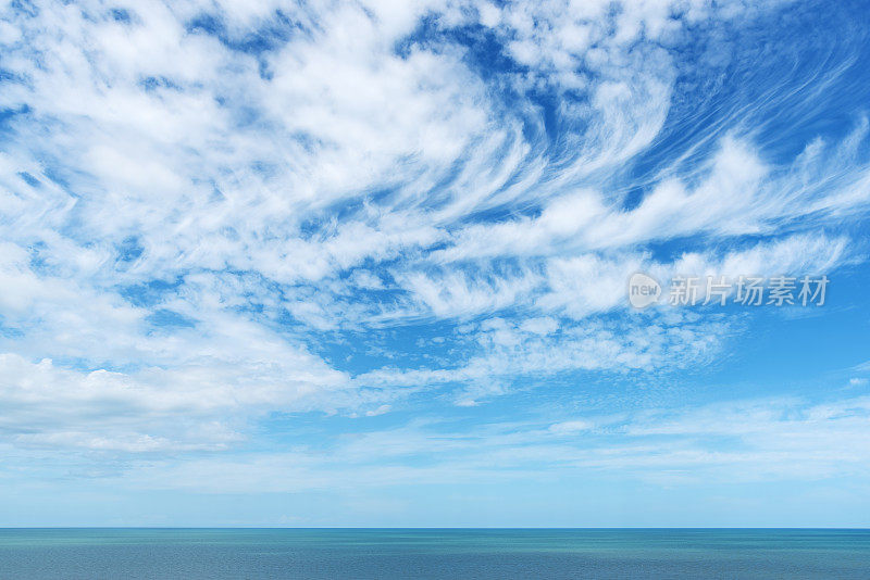 蓝天，白云和大海