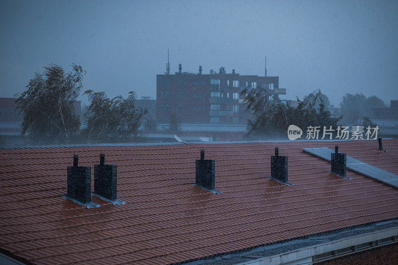 雷雨云层