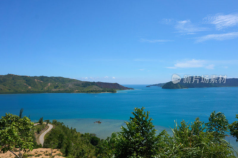 从Mandeh山，Painan，南海岸，西苏门答腊岛，印度尼西亚的海洋景观