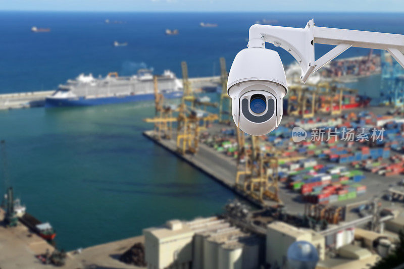 港口进出口物流的交通安全摄像头监控(CCTV)特写。