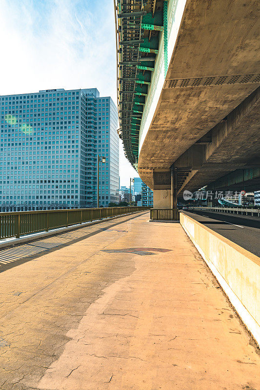 东京道路上的景色