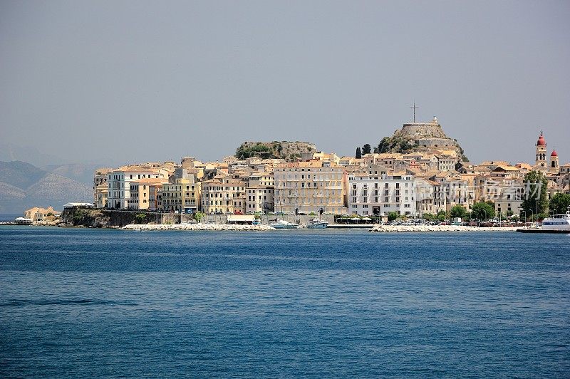 古老城镇科孚或Kerkyra的全景。希腊爱奥尼亚海科孚岛。