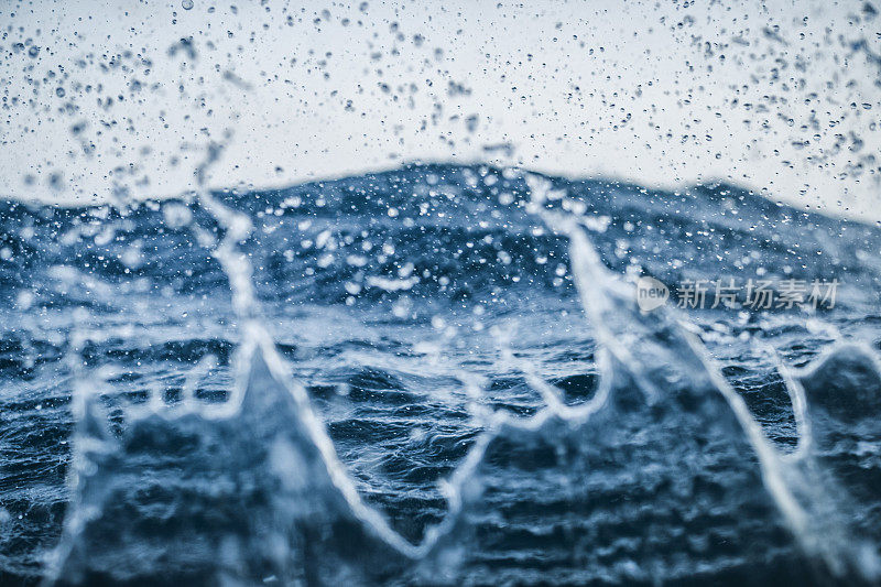 大海的形状:海浪的撞击