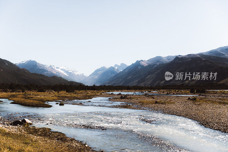 巴塔哥尼亚阳光明媚的山谷