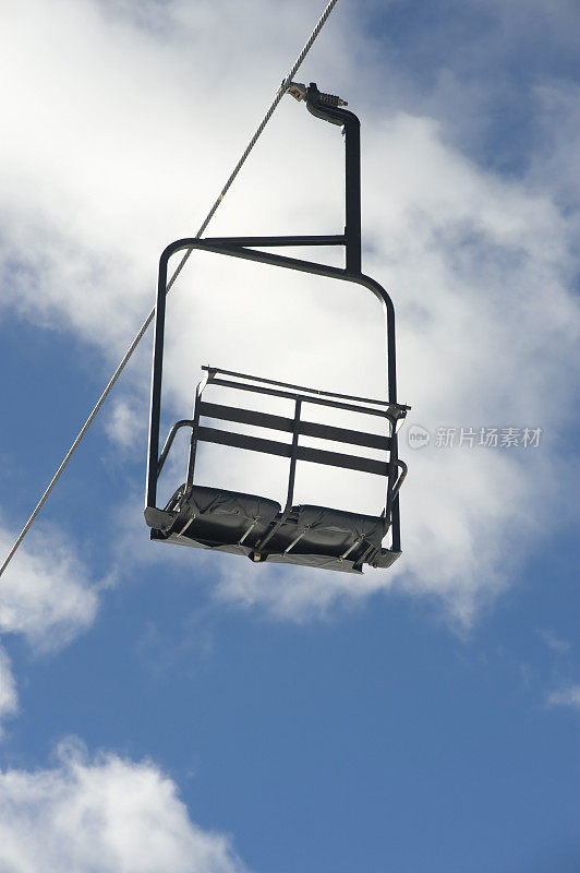 空滑雪升降椅