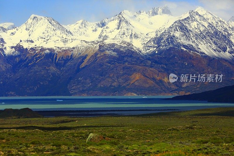 雪顶安第斯，阿根廷湖在春天，查尔滕，巴塔哥尼亚，洛斯冰川