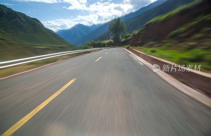 高速公路的背景