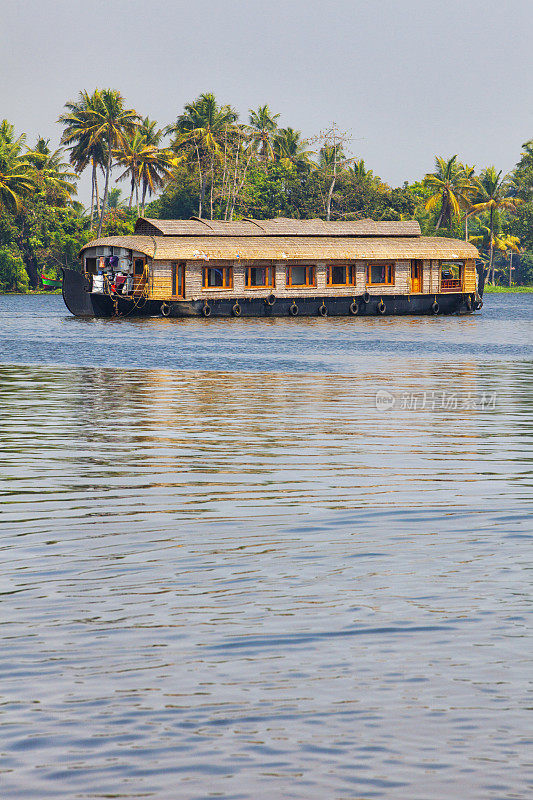 印度喀拉拉邦的一艘船屋