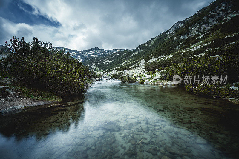 山河在傍晚