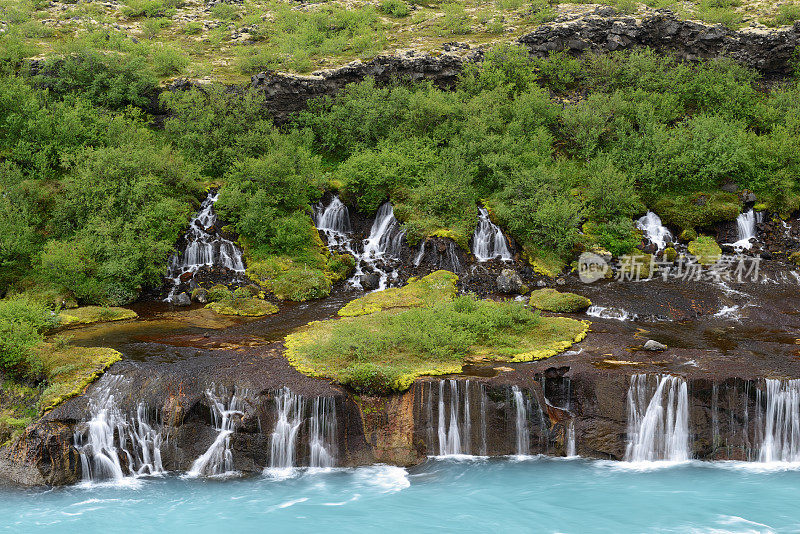 冰岛Hraunfossar和Barnafoss的风景