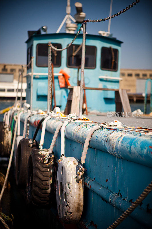 旧金山码头的驳船