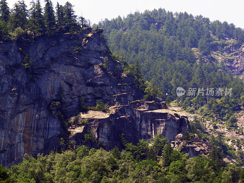 山。彩色图像